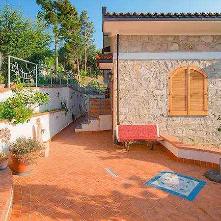 Il Giardino Dei Filosofi Ascea